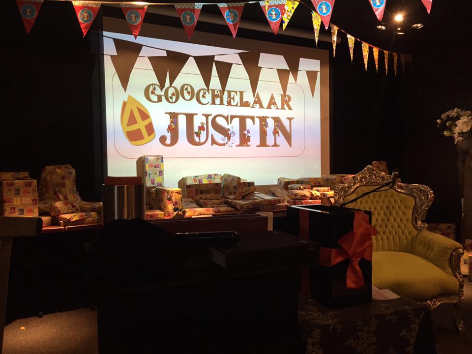 sinterklaasshow, voorprogramma sinterklaas goochelaar justin vliegenthart