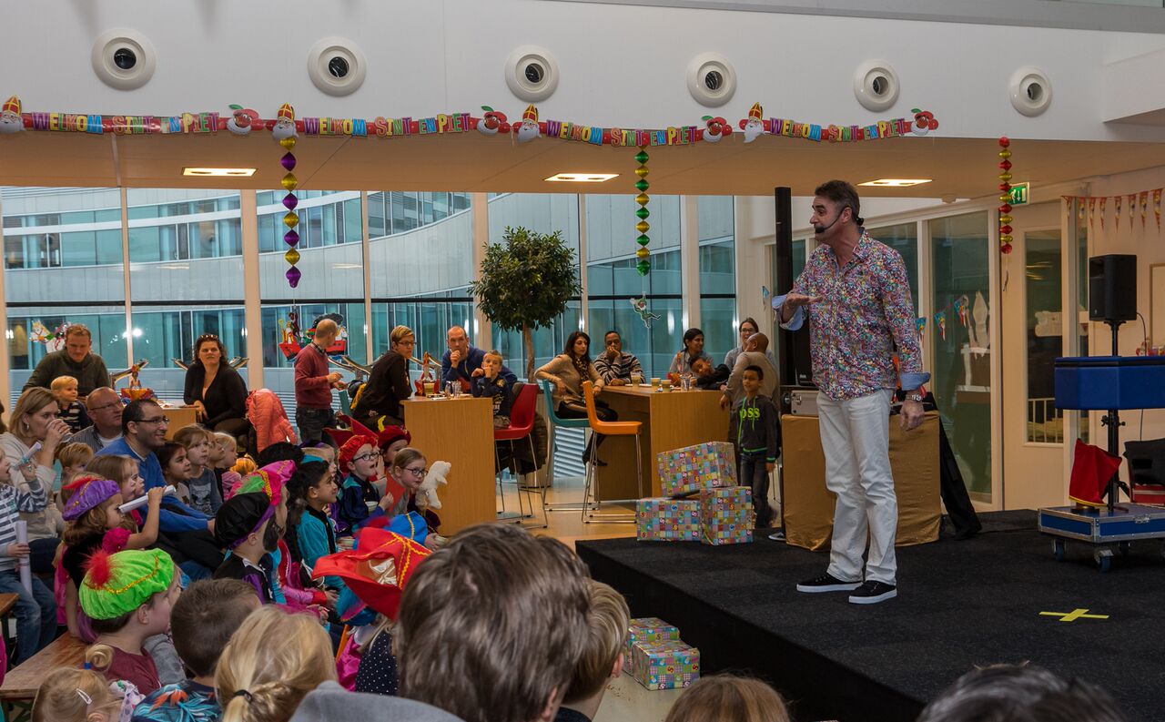 sinterklaas voorprogramma goochelaar louis baerts